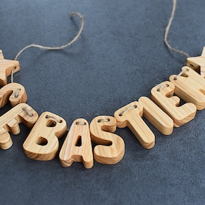 Guirnalda de letras de madera para colgar en la habitación de los niños, letras colgantes en una cuerda, decoración para habitación de bebés y niños