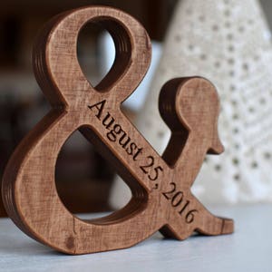Letra & de madera personalizada de 6'', independiente, ideal como regalo de San Valentín o boda, decoración del hogar o 5.º aniversario de boda.