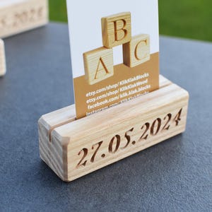12 gepersonaliseerde houten tafelnummerhouders voor bruiloft en feest, aangepaste rustieke tafelnummerhouder, restauranttafelnummerhouder