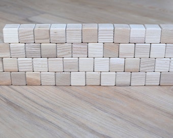 50個のオーク材ブロック、アッシュ材の積み木、小さな木製キューブ、組み立て玩具、木工ブロック、建設玩具