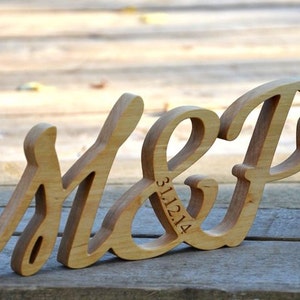 Iniciales de madera independientes de 4 pulgadas, regalo personalizado del quinto aniversario de boda, palabras de guión de regalo del día de Acción de Gracias, letras de madera, decoración del hogar