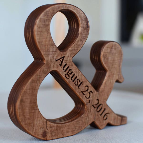 Esperluette en bois personnalisée de 20 cm (20 cm) sur pied esperluette en bois Saint Valentin ou cadeau de mariage Décoration d'intérieur 5e anniversaire de mariage