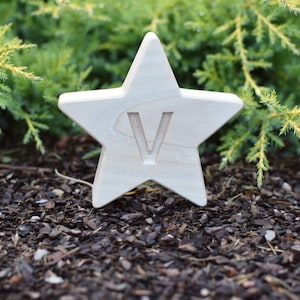 Madera personalizada Estrella Decoración Carta Grabada Blanco Adorno de Navidad Decoración Personalizada Regalo de Navidad Nuevo Regalo de Baby Shower Regalo de Cumpleaños