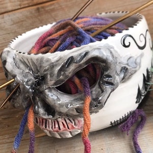 Yarn Bowl, Knitting Bowl, Skull Lover, Crochet Yarn Holder, Knitting Accessories, Human Skull, Ceramic Artist, Handmade Pottery