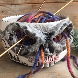 Yarn Bowl, Knitting Bowl, Skull Lover, Crochet Yarn Holder, Knitting Accessories, Human Skull, Ceramic Artist, Handmade Pottery