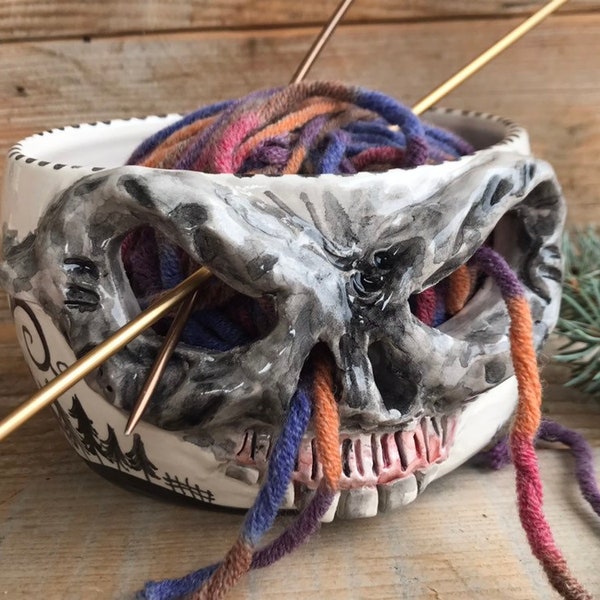 skull yarn bowl, ceramic yarn bowl, wool bowl, handmade skull, skull lover, pottery yarn bowl, gothic, crochet organizer, pottery yarn bowl