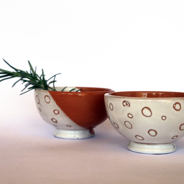 bowl set terracotta for sauce, polka dots white