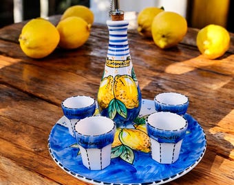Handbemaltes Amalfi Zitronen Limoncello Set, italienisches Geschenk mit Flasche, Gläsern und Tablett, hergestellt in Italien, versandfertig