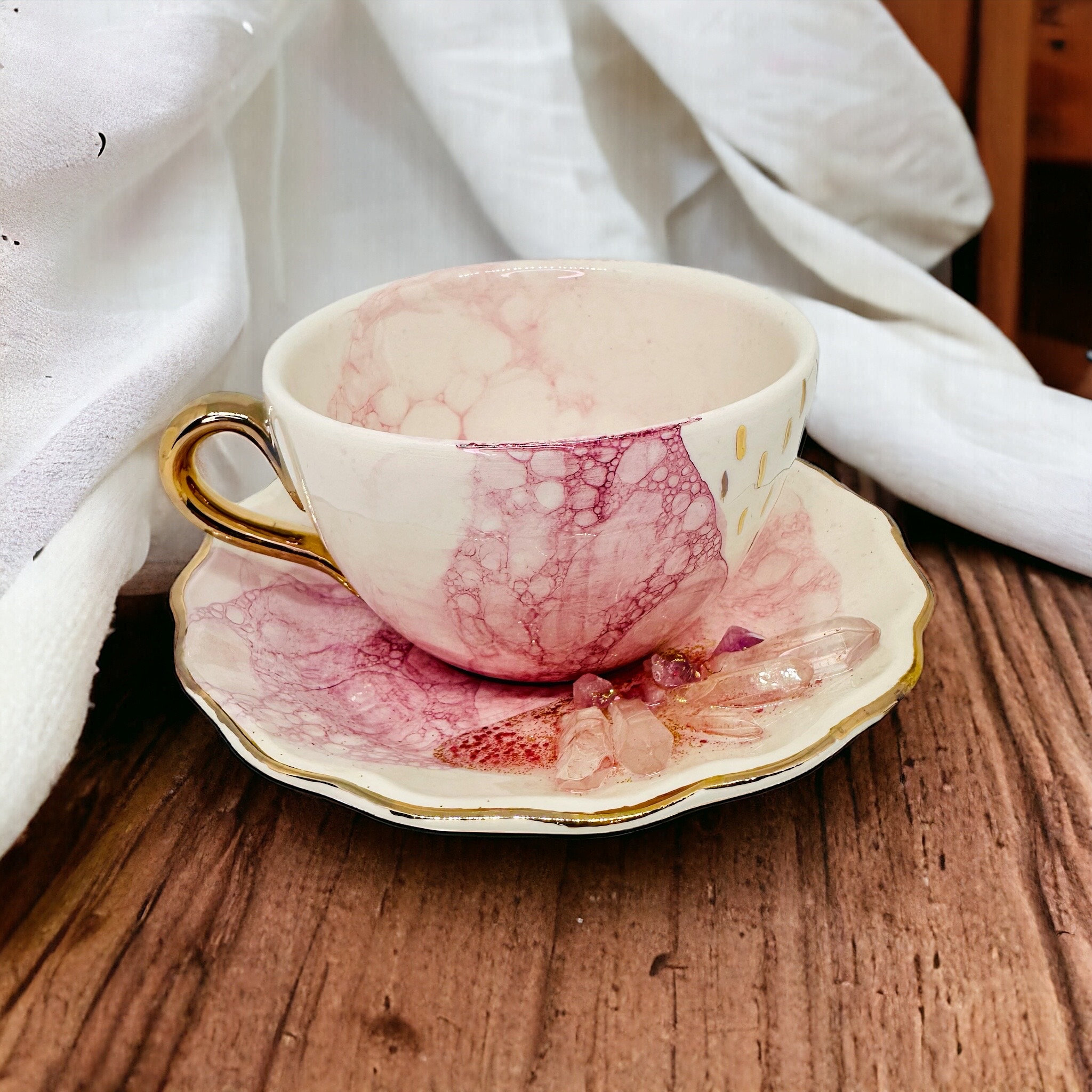 Fondo de Alicia en el país de las maravillas con tazas de té · Creative  Fabrica