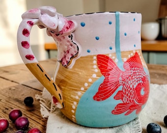 Tazza in ceramica a forma di pesce, tazza da caffè a forma di pesce, tazza in ceramica con pesci rossi, Made in Italy, ceramica artigianale, arte funzionale