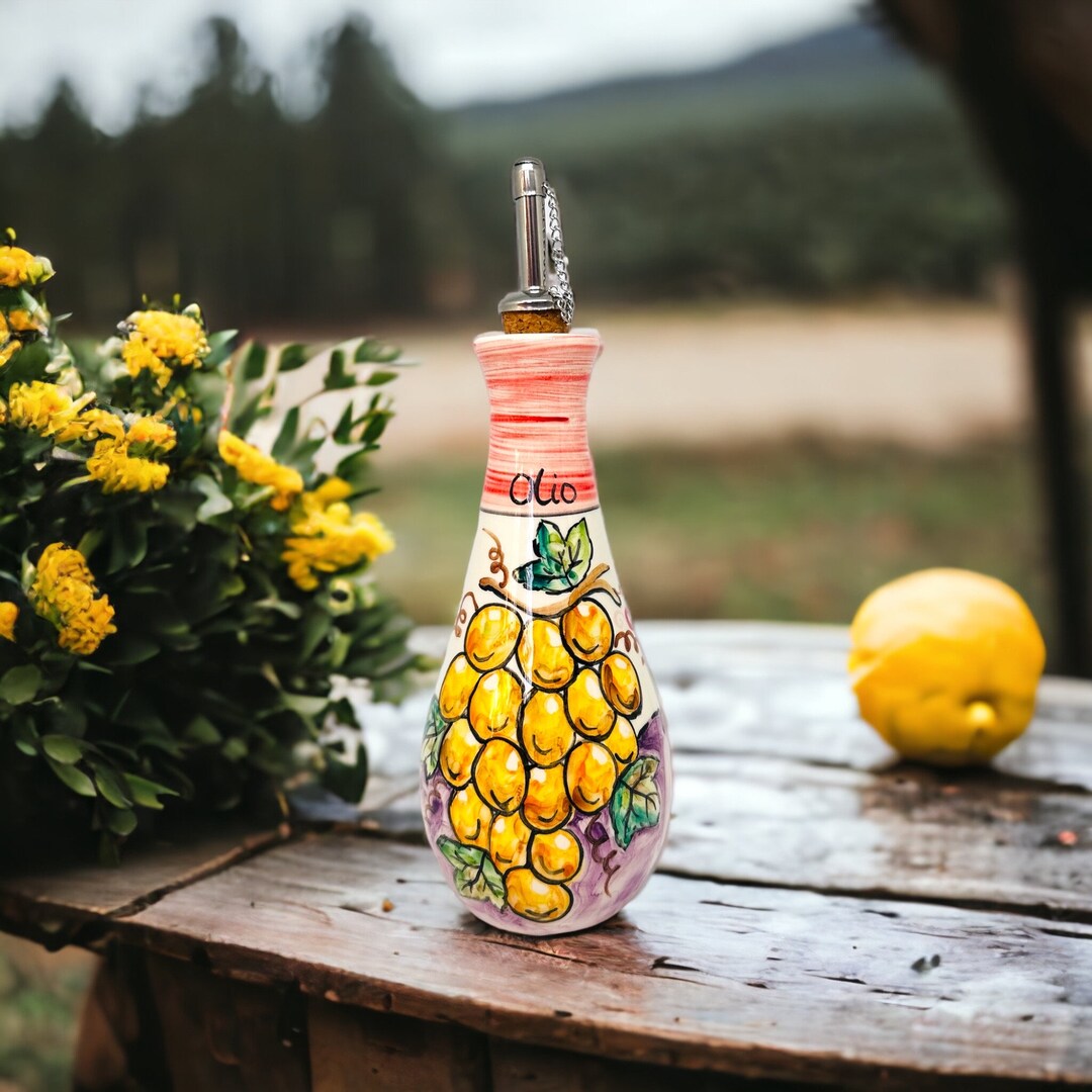 Dispenser per olio con grappolo d'uva dipinto a mano, bottiglia per olio d'oliva realizzata in