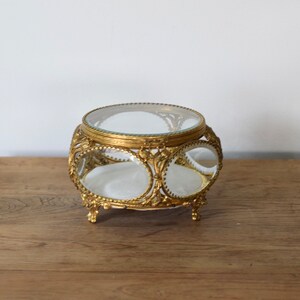 Vintage 5 sided golf brass Ormolu Filigree Round Casket Jewelry Trinket Box Beveled Glass