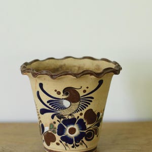 Vtg Tonala Signed ruffled edge planter Mexico  pottery