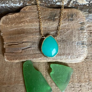 Chrysoprase gemstone gold pendant necklace