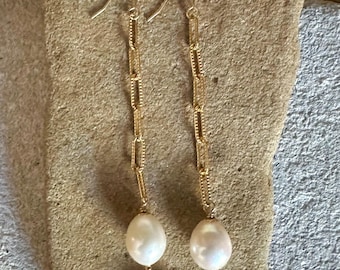 Freshwater pearl gold handmade dangle earrings