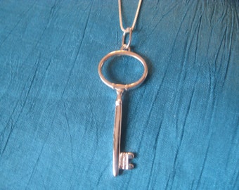 Collier clé ovale classique - Argent sterling (D)