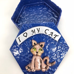 Whisker Wonderland: Handcrafted Polymer Clay Cat-Themed Treasure Box & Jewelry Dish - Purrfect Gift for Feline Admirers