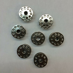 Large metal bobbins &#39;M&#39;-10 per pack-#18045