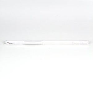 Susan Bates Plastic Crochet Hook-5mm/H8