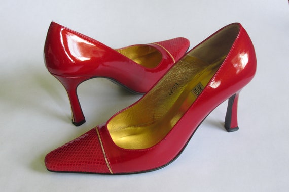 red heels pointed toe