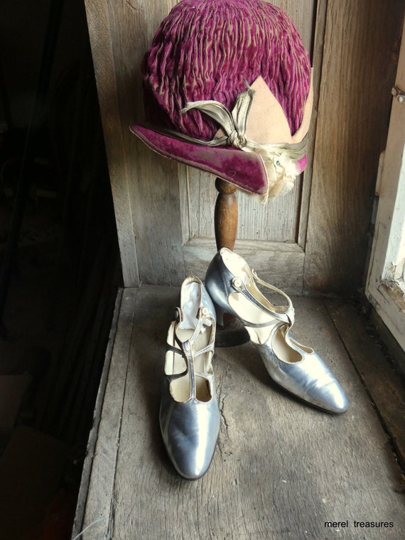 antique 1920 flapper art deco silver dance shoes