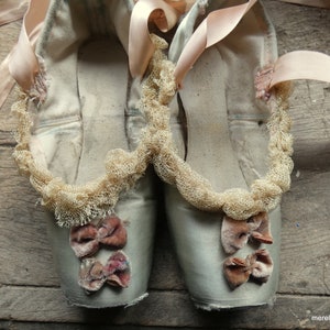 vintage ballet pointe shoes image 3