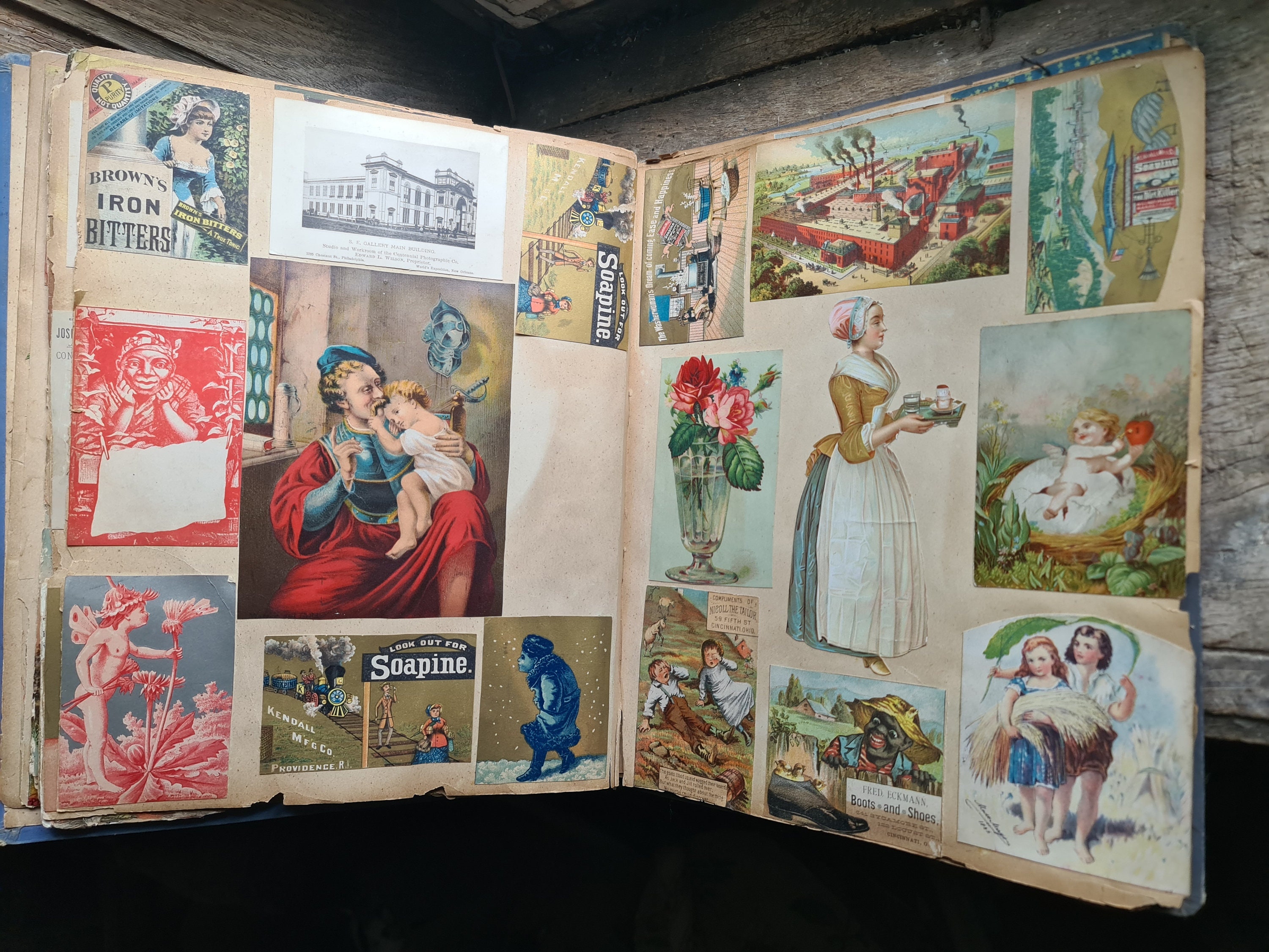 洋書 A VICTORIAN SCRAPBOOK Amazon | A Victorian Scrapbook | Hart, Cynthia, Grossman