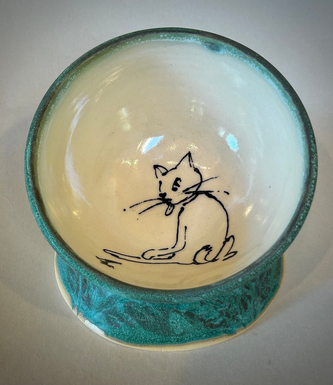 Handmade Wheel Thrown Ceramic Cat Bowl, Ergonomic Kitty Food Bowl With  Charming Cat Design, Beautiful Green Stoneware Double Bowl for Pets 