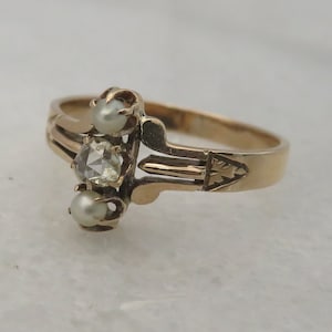 Antique 14k Diamond Pearl Ring size 7.