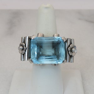 Vintage Huge Sterling Silver Blue Glass Ring. sz 7.5.