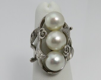 Sale Sterling silver pearl ring Large everyday ring,Pearl Cocktail ring Two tones gemstone ring Vintage Ring Mother of pearl cable ring