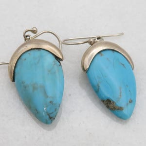 Vintage Southwest Sterling Silver Turquoise Dangle Earrings.
