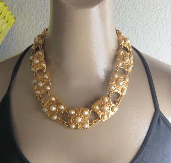 Vintage Chanel Pearl Choker Necklace.