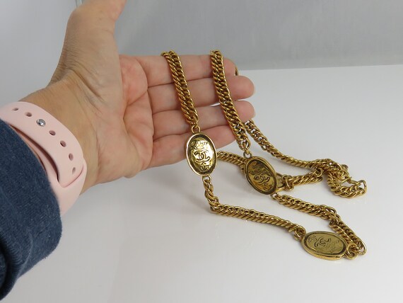 Chanel Vintage Gold CC Logo Charm Necklace – Amarcord Vintage Fashion