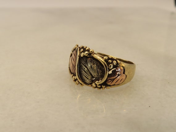 Vintage 12k Black Hills Gold Band Ring size 6. - image 2