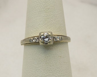 Vintage 14k Diamond Wedding Engagement Ring. Size 5.25.