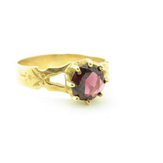 Antique 14k Yellow gold Garnet Ring. sz 5.25. - image 1