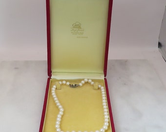 Vintage Fuji Pearl Strand Graduated 15.5 inches Necklace. Original Box 7.7mm. Rare