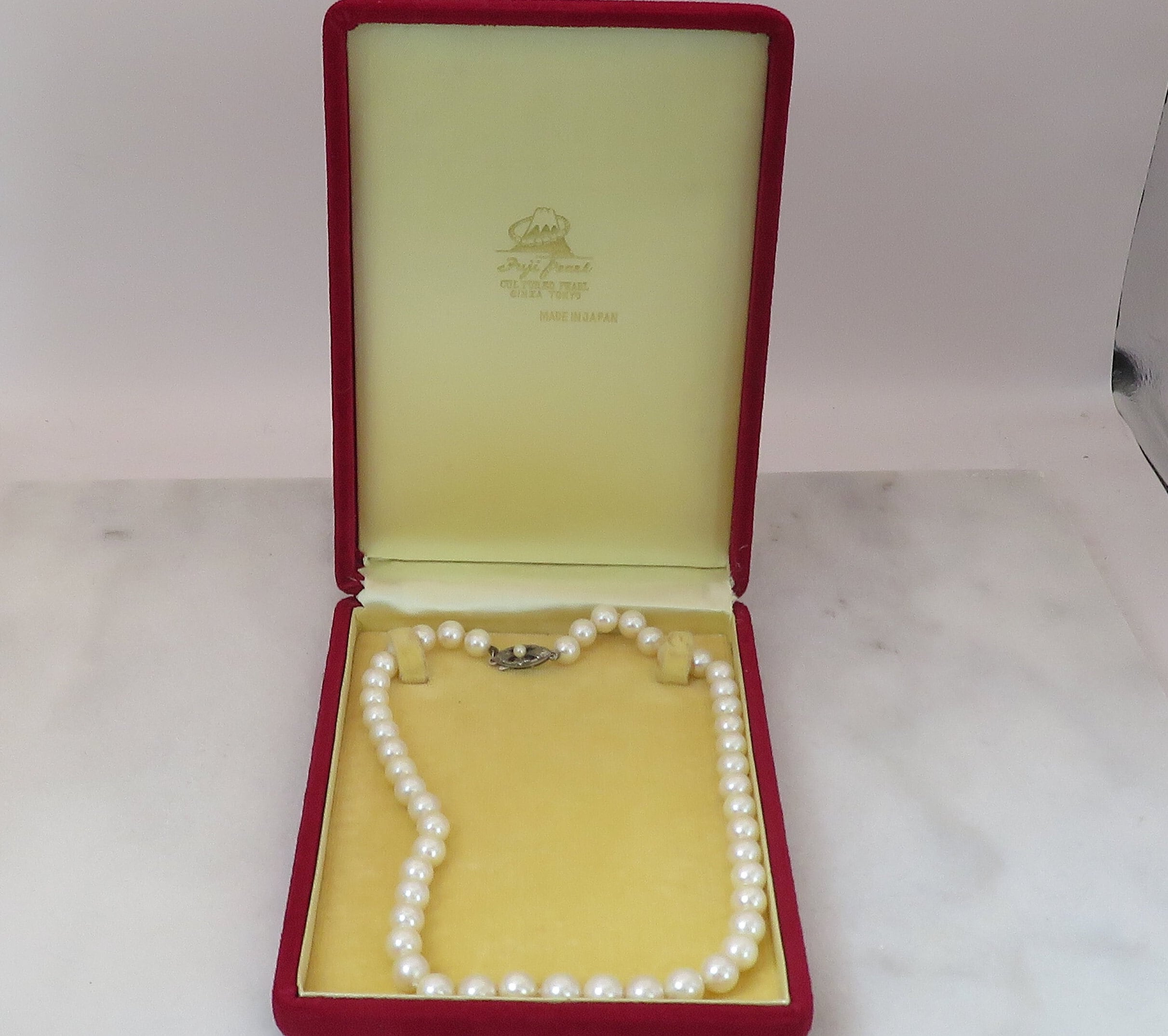 Vintage Fuji Pearl Strand Graduated 15.5 Inches Necklace. Original