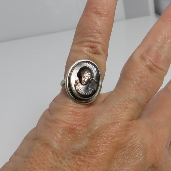 Vintage Cameo Abalone Shell Sterling Silver Ring. - image 3