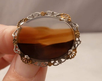 Vintage sterling scene agate stone brooch pin.