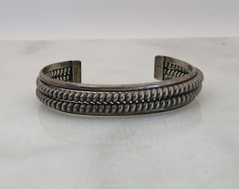 Vintage Navajo Richard & Mary Thomas Cuff Bracelet. Heavy 28 grams.