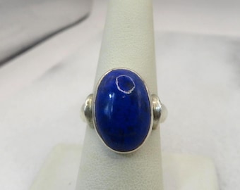 Vintage Sterling Modernist Lapis Ring. heavy solid. sz 8.