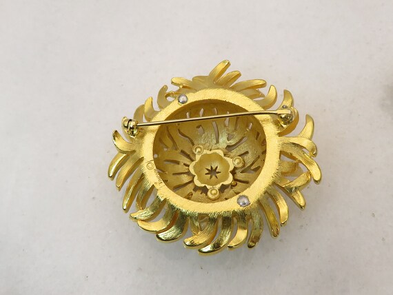 Vintage Crown Trifari Brooch Earring Set Rare set - image 3