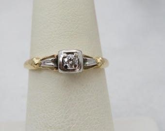 Vintage 14k Diamond Wedding Engagement Ring. Size 7.