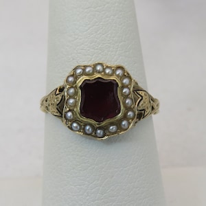 14K Antique Garnet Shield Pearl Band Ring. sz 7.25.