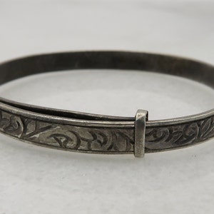 Antique Sterling Childs Bangle Bracelet. 1900&#39;s