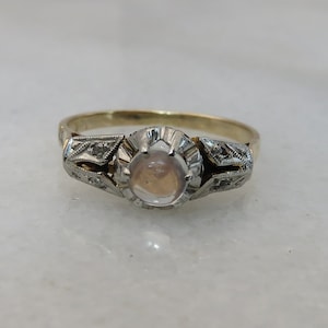 Antique 18k / Platinum Moonstone Diamond Wedding Ring size 6.25.