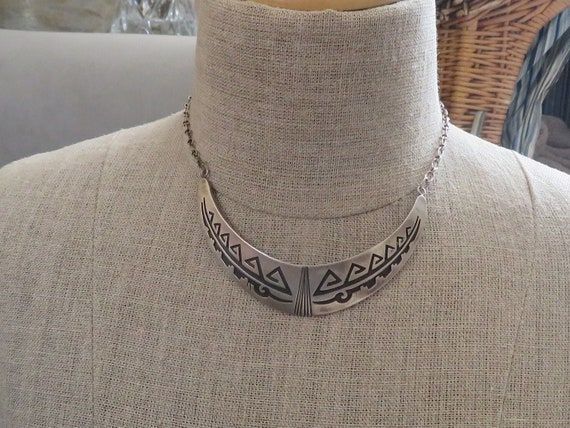 Vintage Navajo Sterling Silver Choker Necklace. - image 2