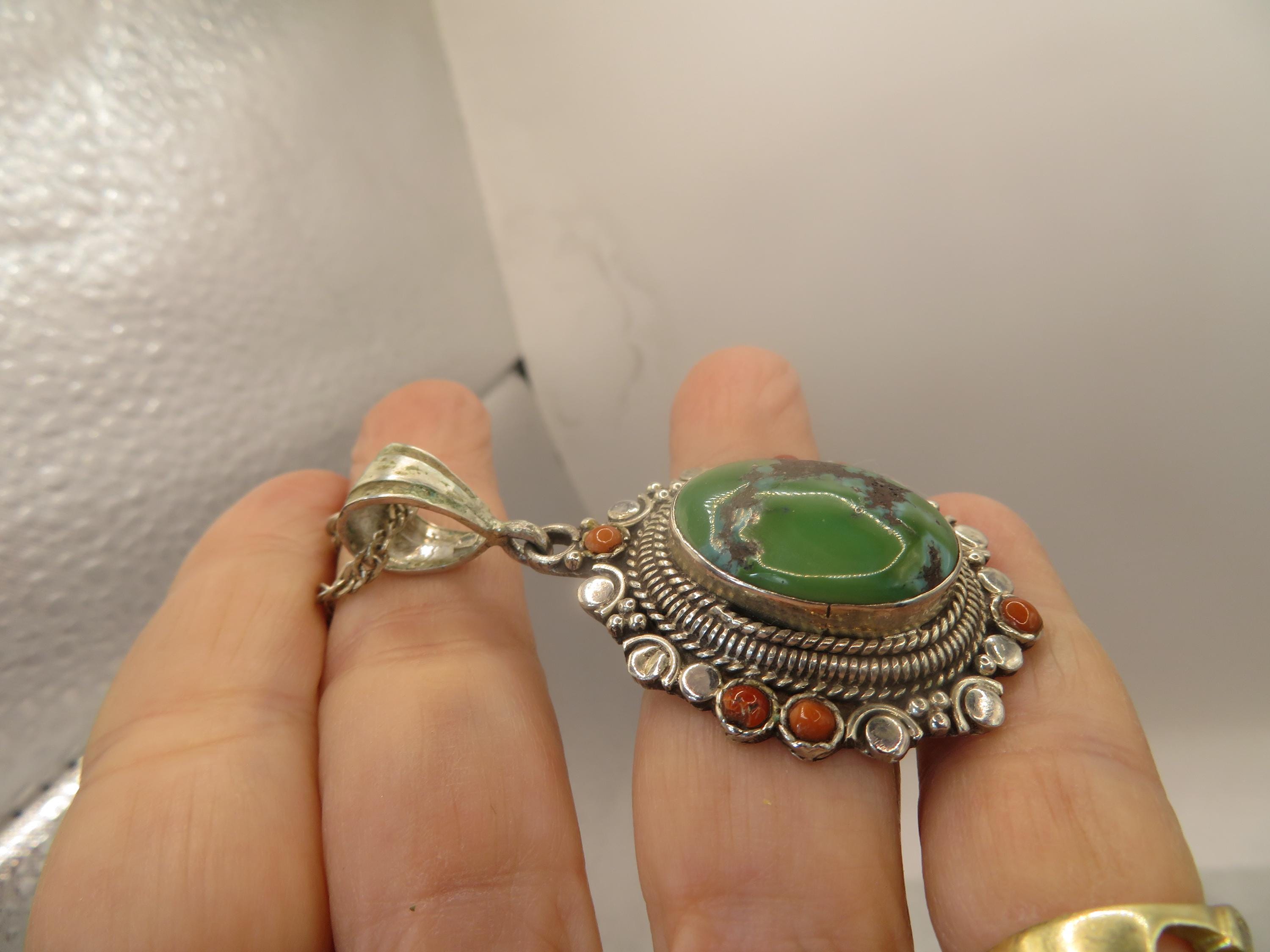 ヴィンテージスターリングシルバーターコイズコーラルペンダント